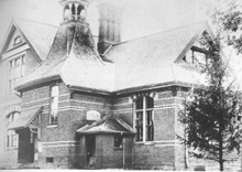 A photo of a public school in Claremont, Ontario