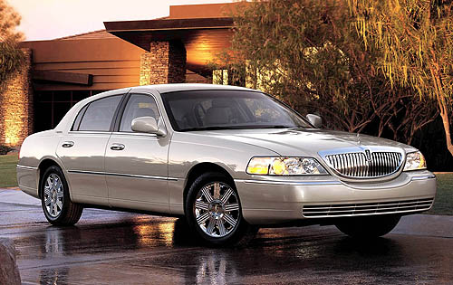 Photo of New model luxury Lincoln Towncar